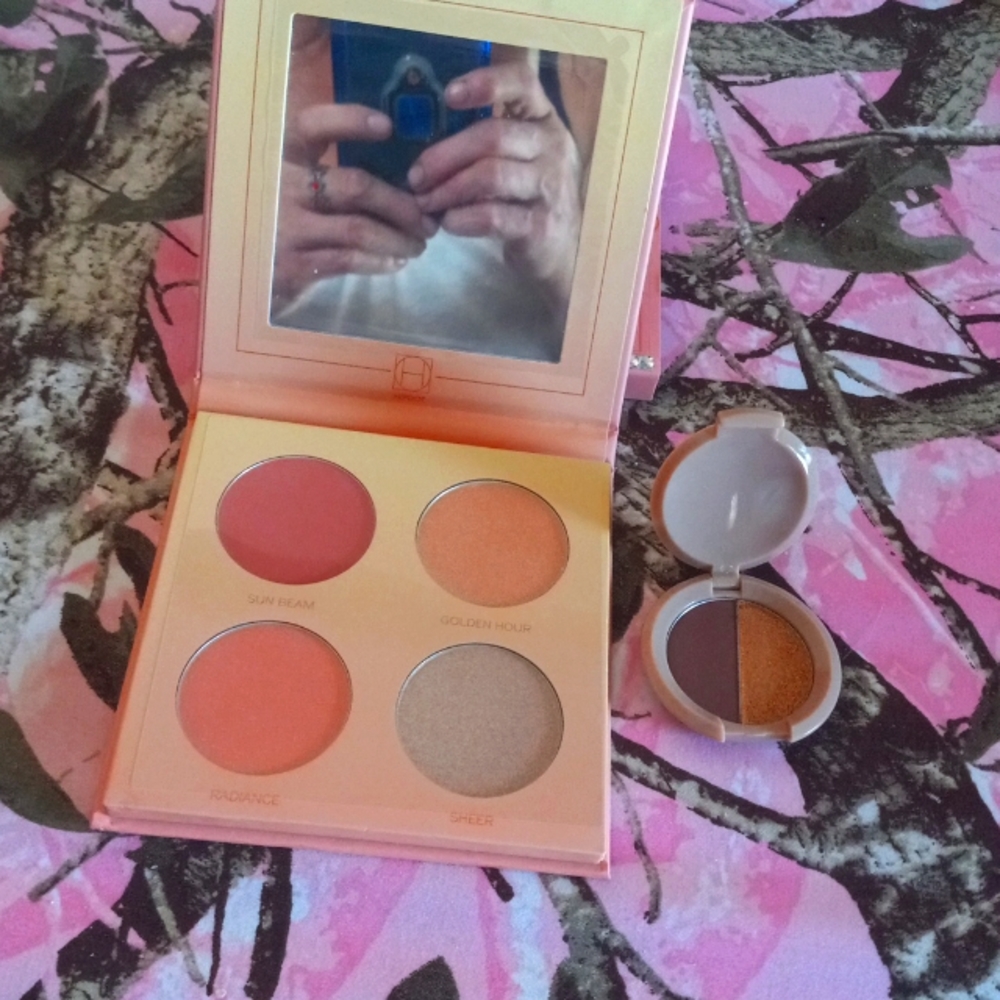 HipDot 4 shade face palete and Carry on 2 Duo eyeshadow by IBY beauty both new .